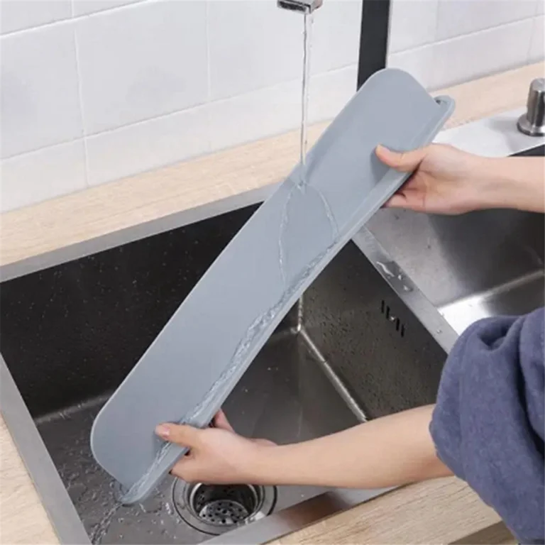 💧🛡️ Silicone Sink Splash Guard ✨ 16-Inch Strong Suction Water Splash Protector 🚰 | Keeps Kitchen Clean & Dry 🧼🔥